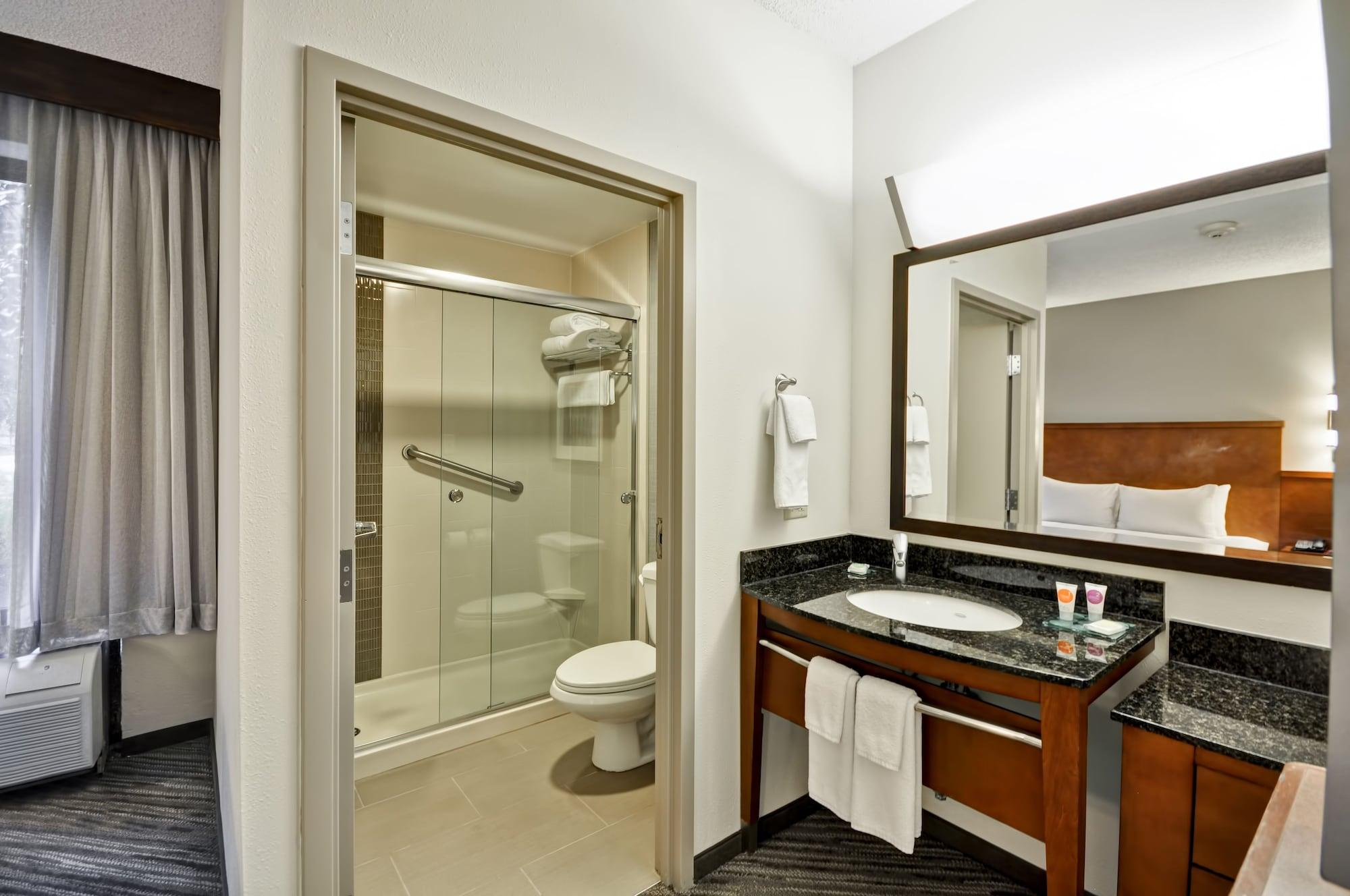 Hyatt Place Rouge/i-10 Hotel 3*
