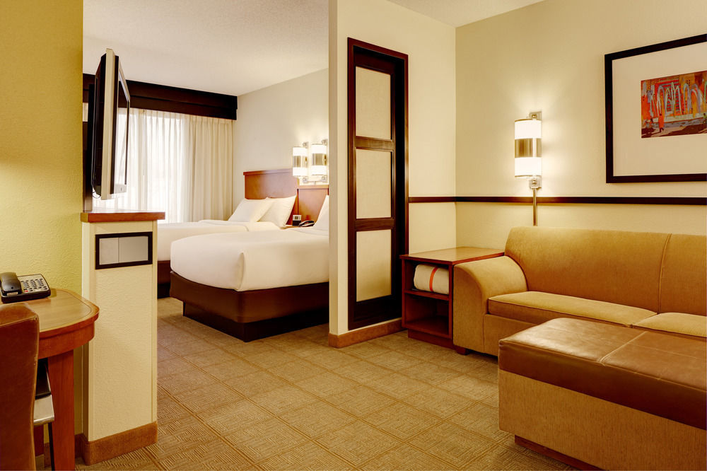 Hyatt Place Rouge/i-10 Hotel
