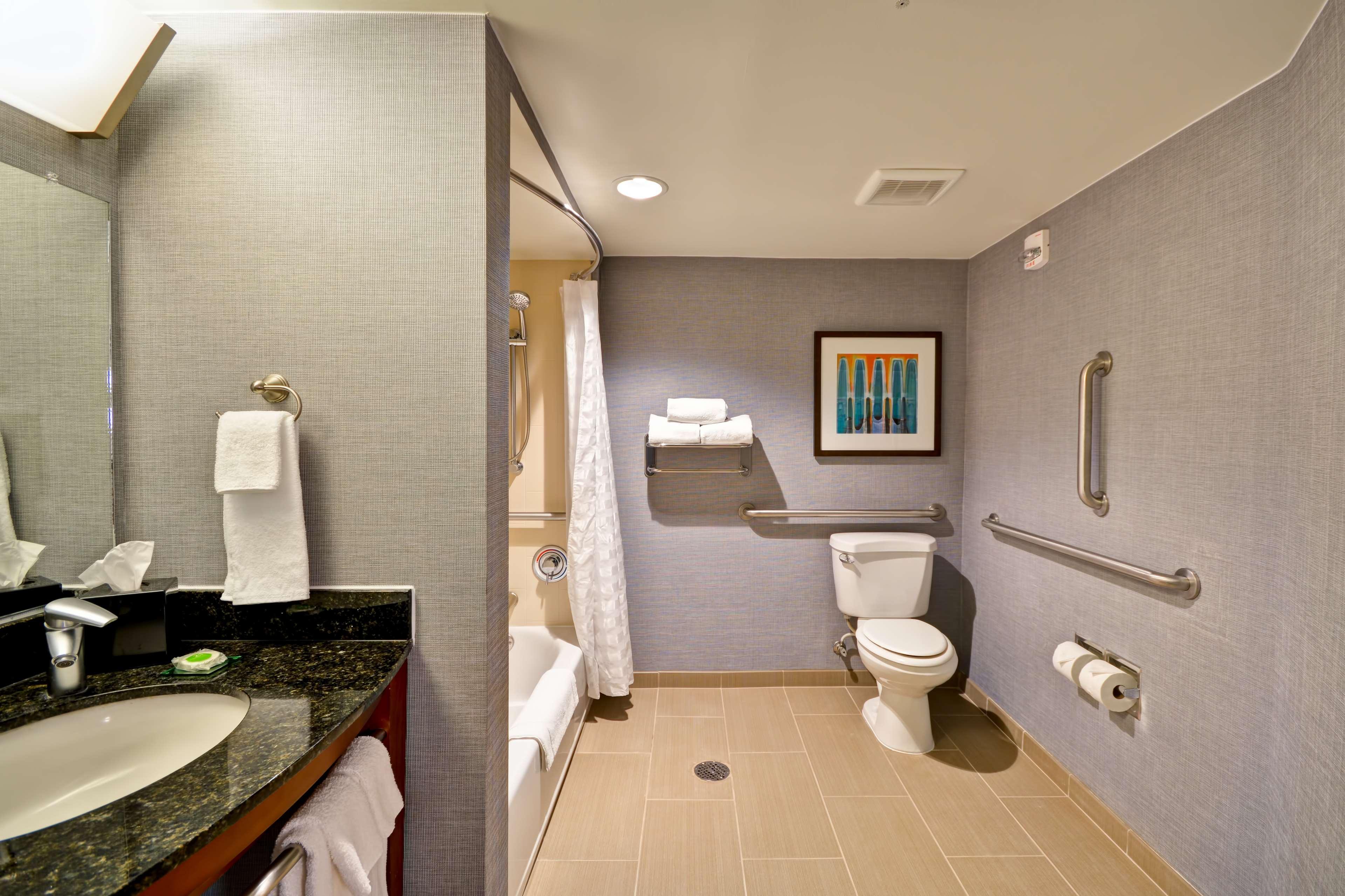 Hyatt Place Rouge/i-10 Hotel 3*