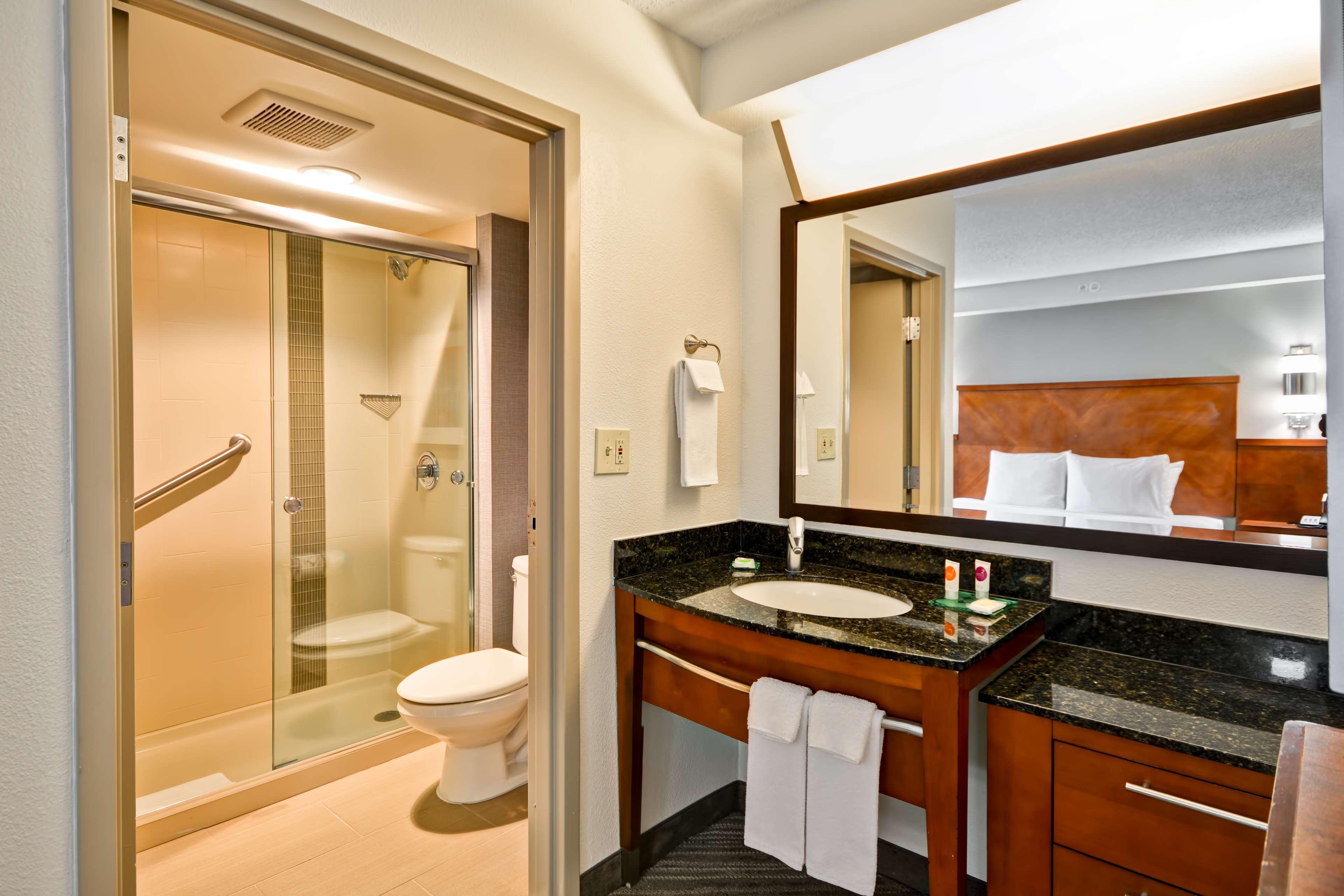 Hyatt Place Rouge/i-10 3*