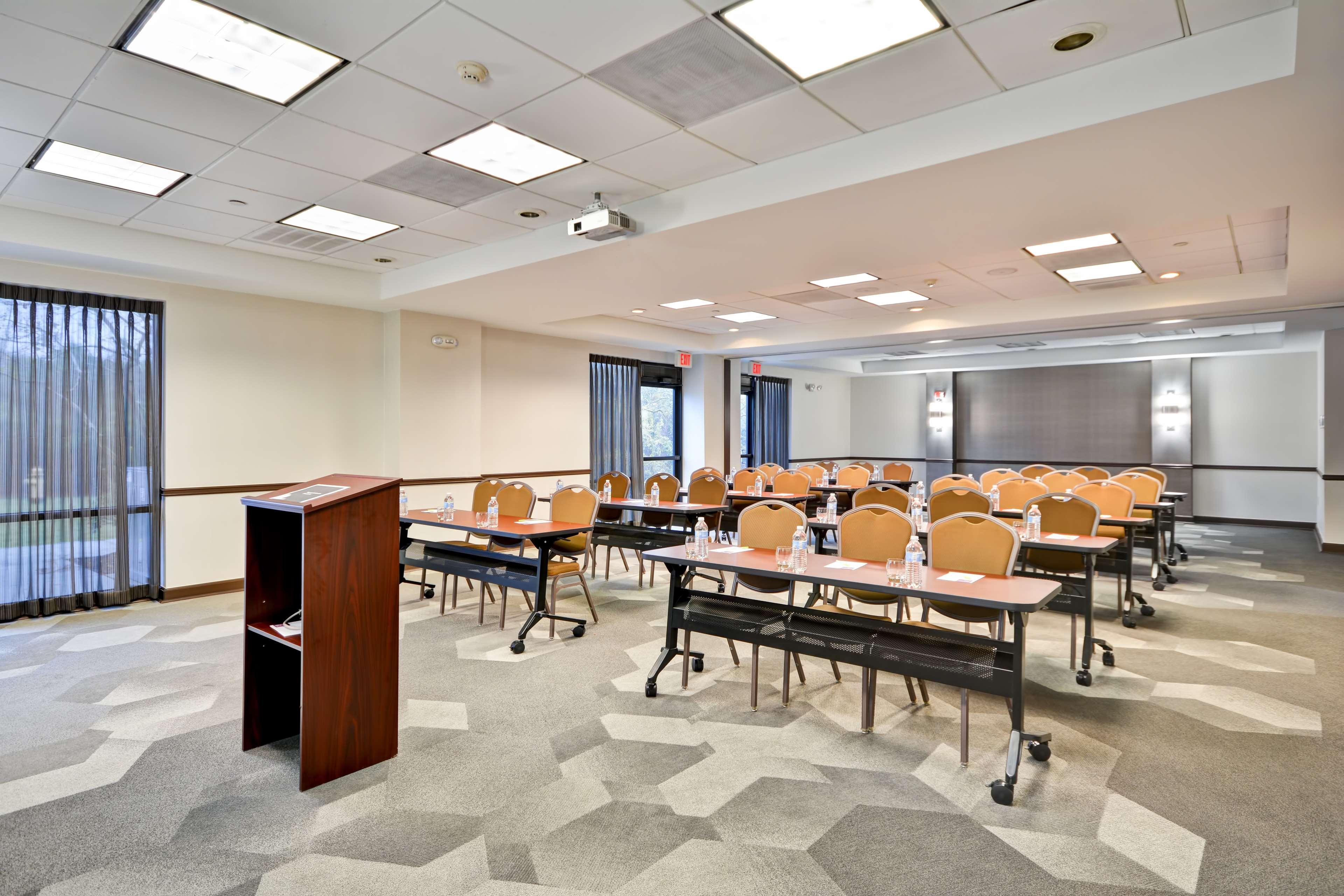 Hyatt Place Rouge/i-10